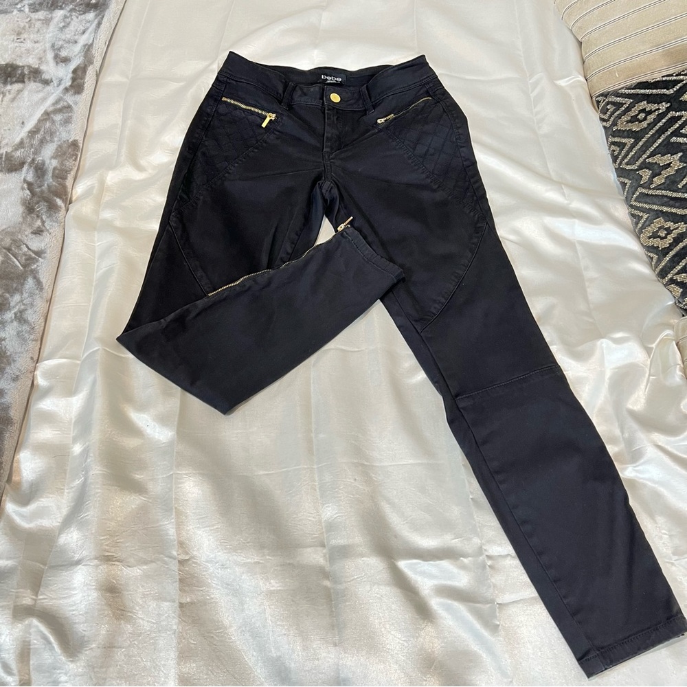 Bebe black stretch skinny jeans Gold ankle & pocket zippers